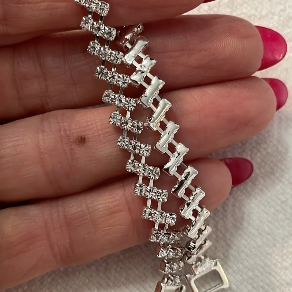 💐5/25 rhinestone tennis bracelet silver tone triple row shiny delicate